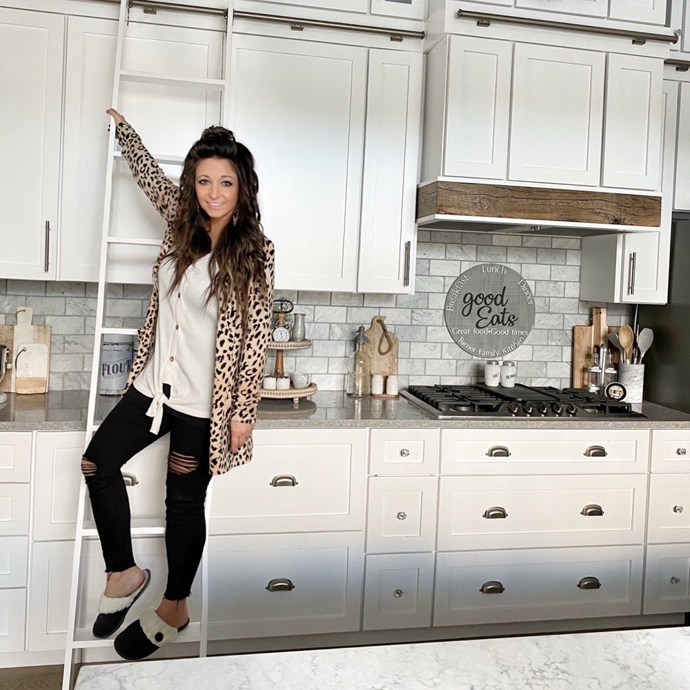 Meet your Posher, Kira